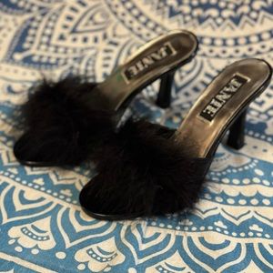 Feather heels for lingerie
